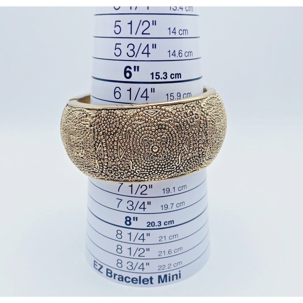 Gold Tone Boho Wide Spring Hinged Bangle Bracelet Metalwork Tribal Bold 7 1/4" - Picture 6 of 8